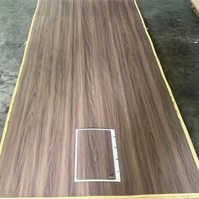 Valnøtt Synchronized Finer 4*8 Møbelark